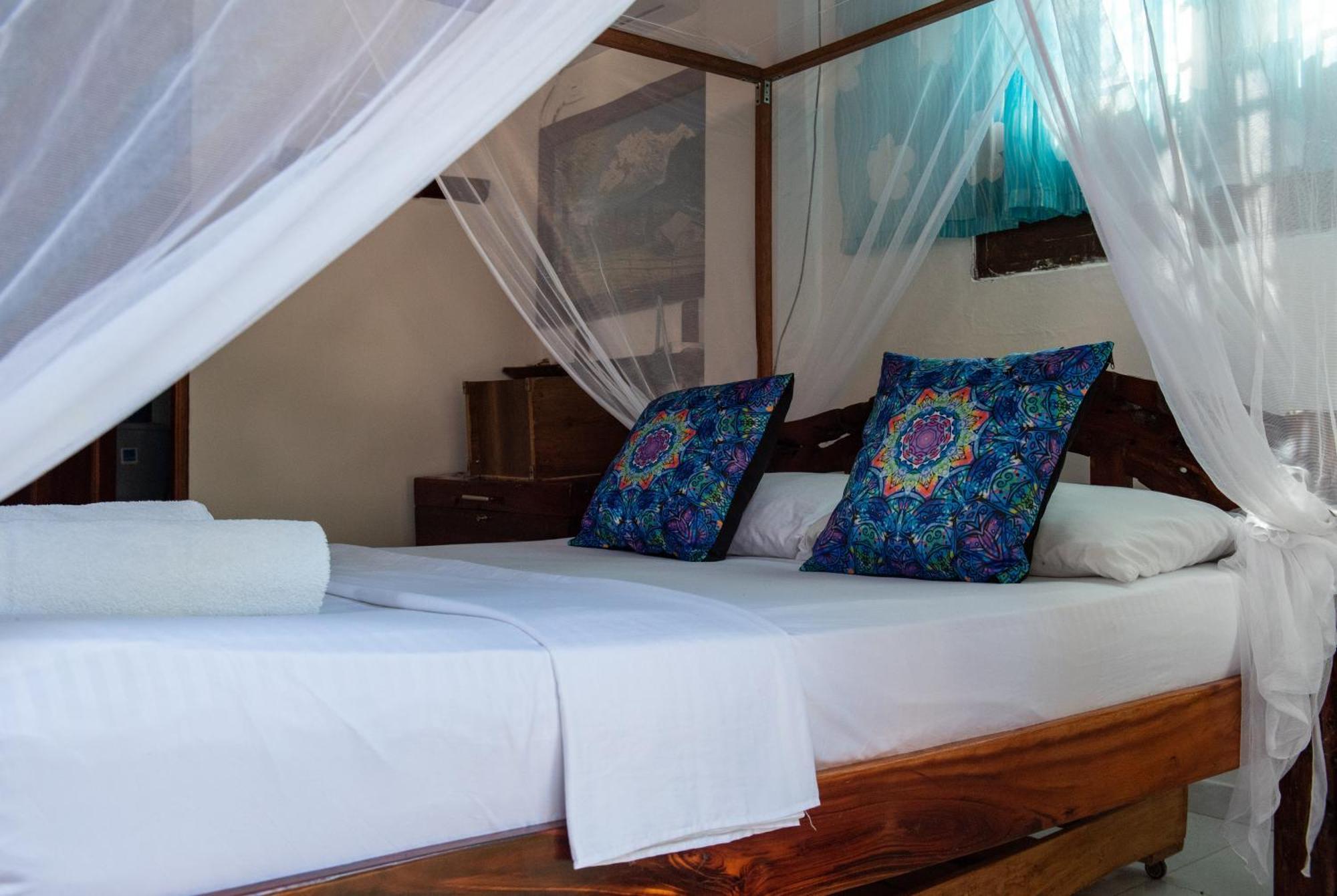 Hotel Casa Surf Mar Azul Palomino Esterno foto